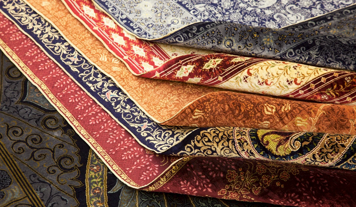 Can you write a blog post titled How can I choose the right carpet for my home?